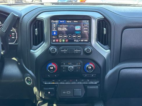 Used 2021 Chevrolet Silverado 1500 LT Trail Boss w/ LT Trail Boss Premium Package AWD/4WD image 19