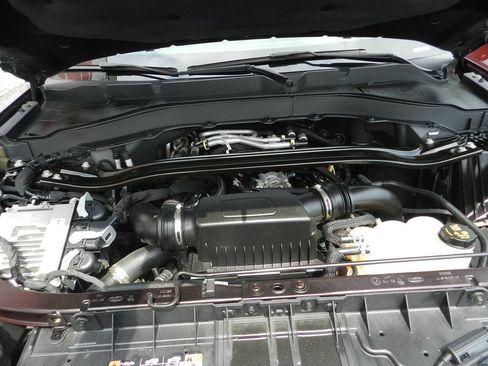 Used 2022 Ford Explorer Platinum w/ Equipment Group 601A AWD/4WD image 22