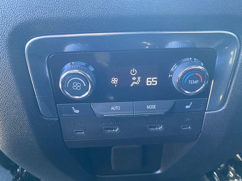 Used 2025 Chevrolet Tahoe Premier AWD/4WD image 21