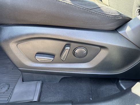 Used 2022 Ford Explorer XLT image 10