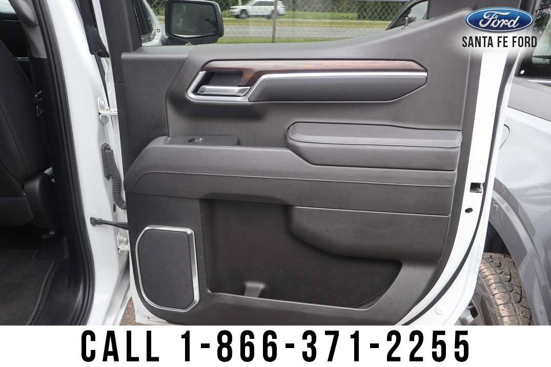 Used 2025 GMC Sierra 1500 SLT AWD/4WD image 25
