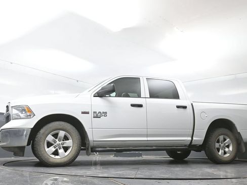 Used 2023 RAM 1500 Classic SLT AWD/4WD image 28
