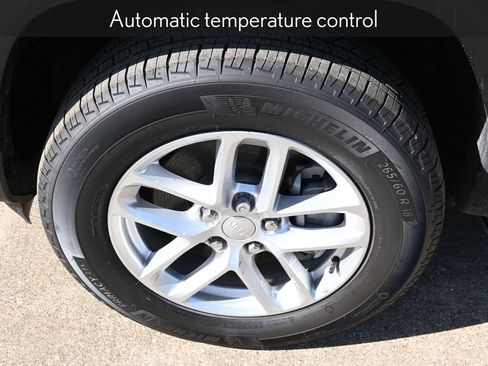 New 2025 Jeep Grand Cherokee L Laredo image 8