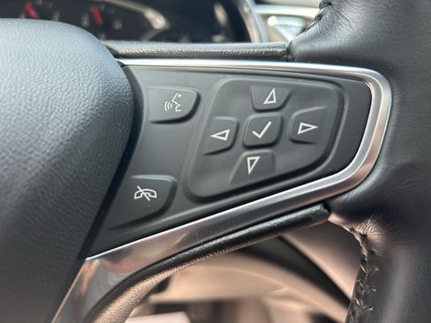 Used 2017 Chevrolet Malibu Premier w/ Premier Sun and Wheel Package FWD image 26