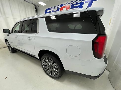 New 2026 GMC Yukon XL Denali Ultimate AWD/4WD image 11