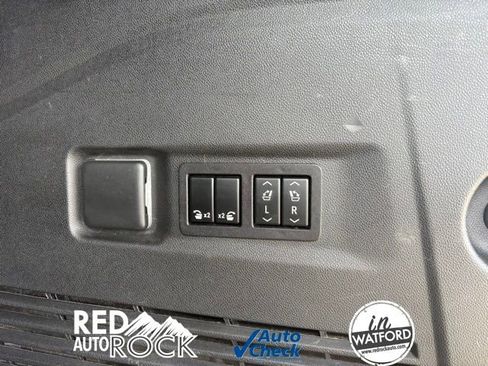 Used 2022 Chevrolet Suburban Premier image 10