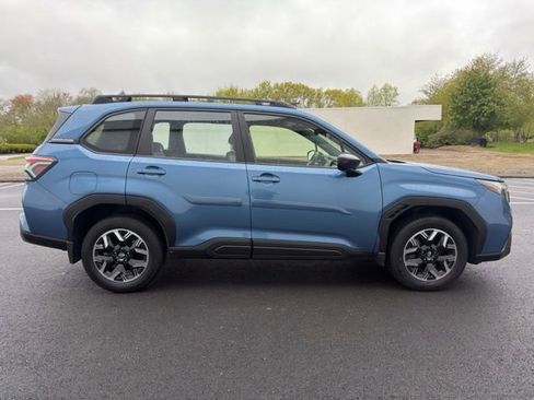 Used 2025 Subaru Forester AWD/4WD image 4
