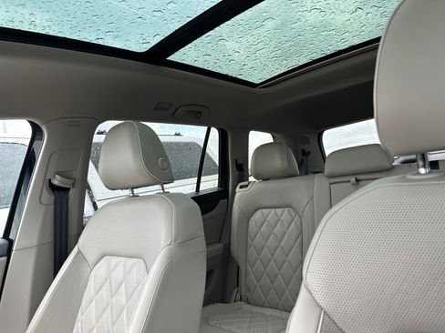 Used 2024 Volkswagen Atlas SEL Premium R-Line AWD/4WD image 7