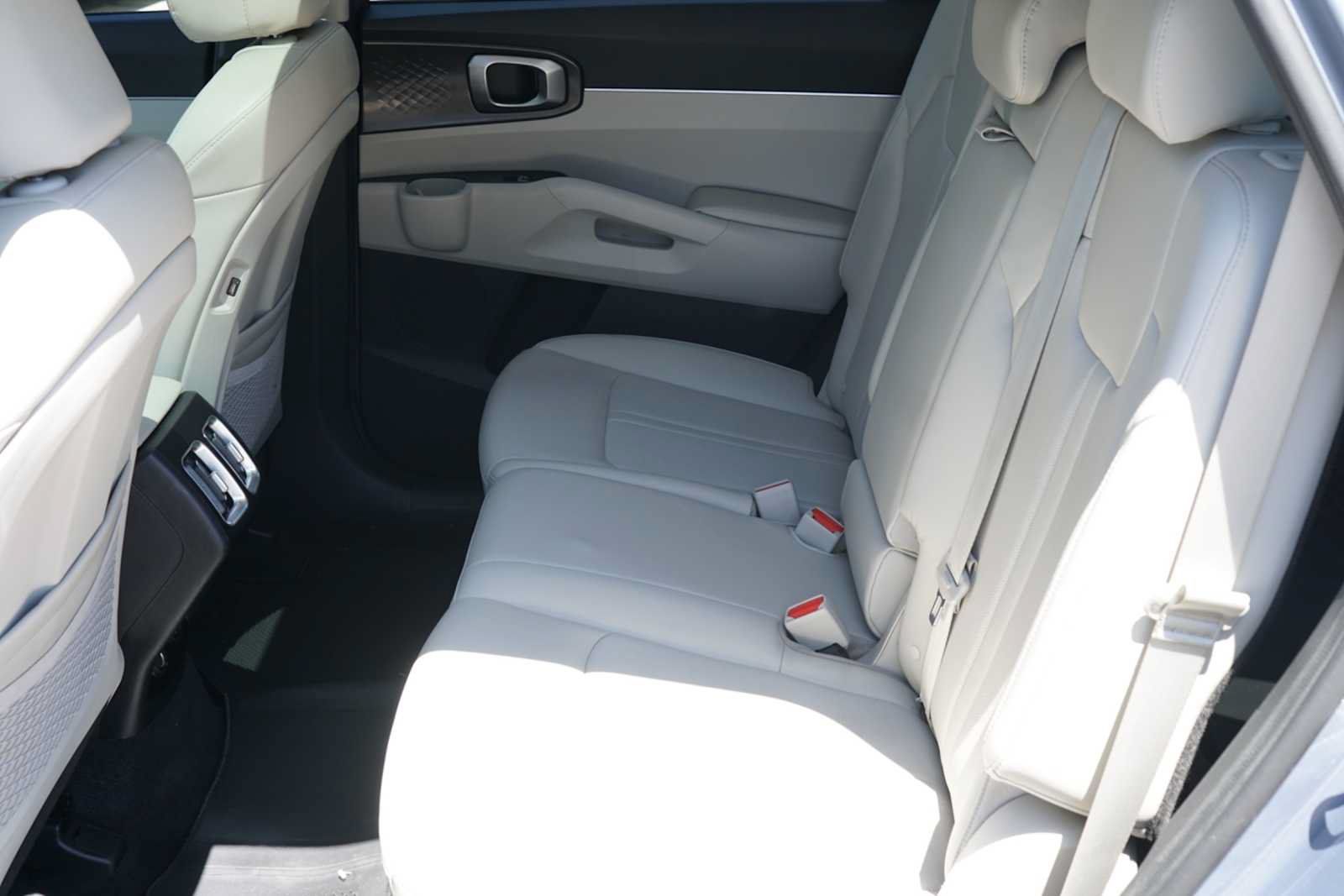 Certified 2022 Kia Sorento S w/ Panoramic Sunroof Package FWD image 21