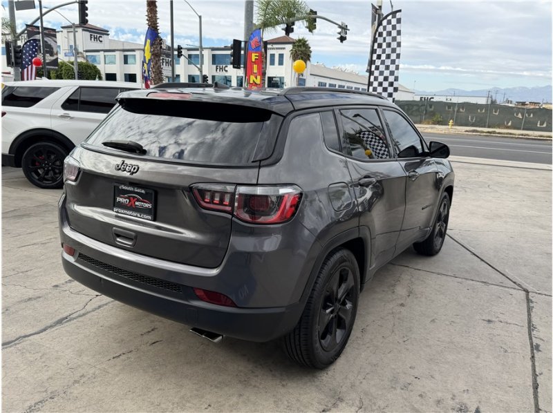 Used 2019 Jeep Compass Latitude FWD image 6