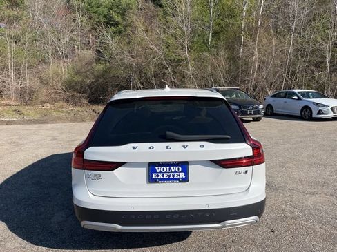 Certified 2025 Volvo V90 B6 Cross Country Ultra w/ Climate Package AWD/4WD image 37