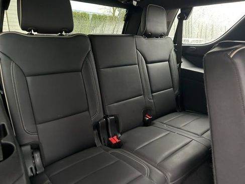 Used 2024 GMC Yukon SLT image 28