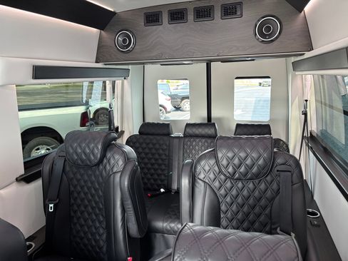 Used 2022 Mercedes-Benz Sprinter 2500 image 39