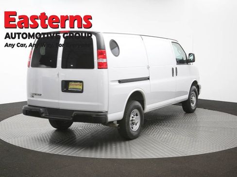 Used 2021 Chevrolet Express 3500 w/ Driver Convenience Package RWD image 36