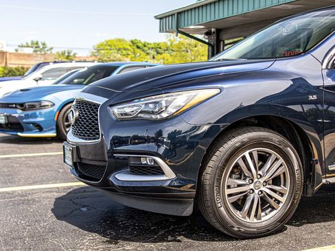 Used 2016 INFINITI QX60 Luxe w/ Premium Package AWD/4WD image 4