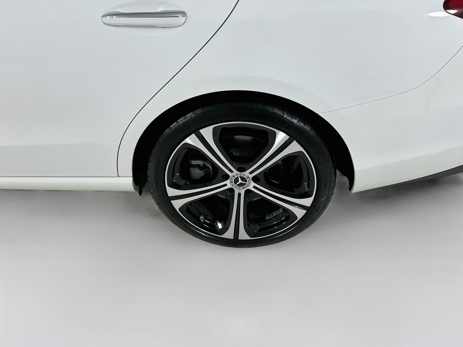 Used 2025 Mercedes-Benz C 300 Sedan image 34