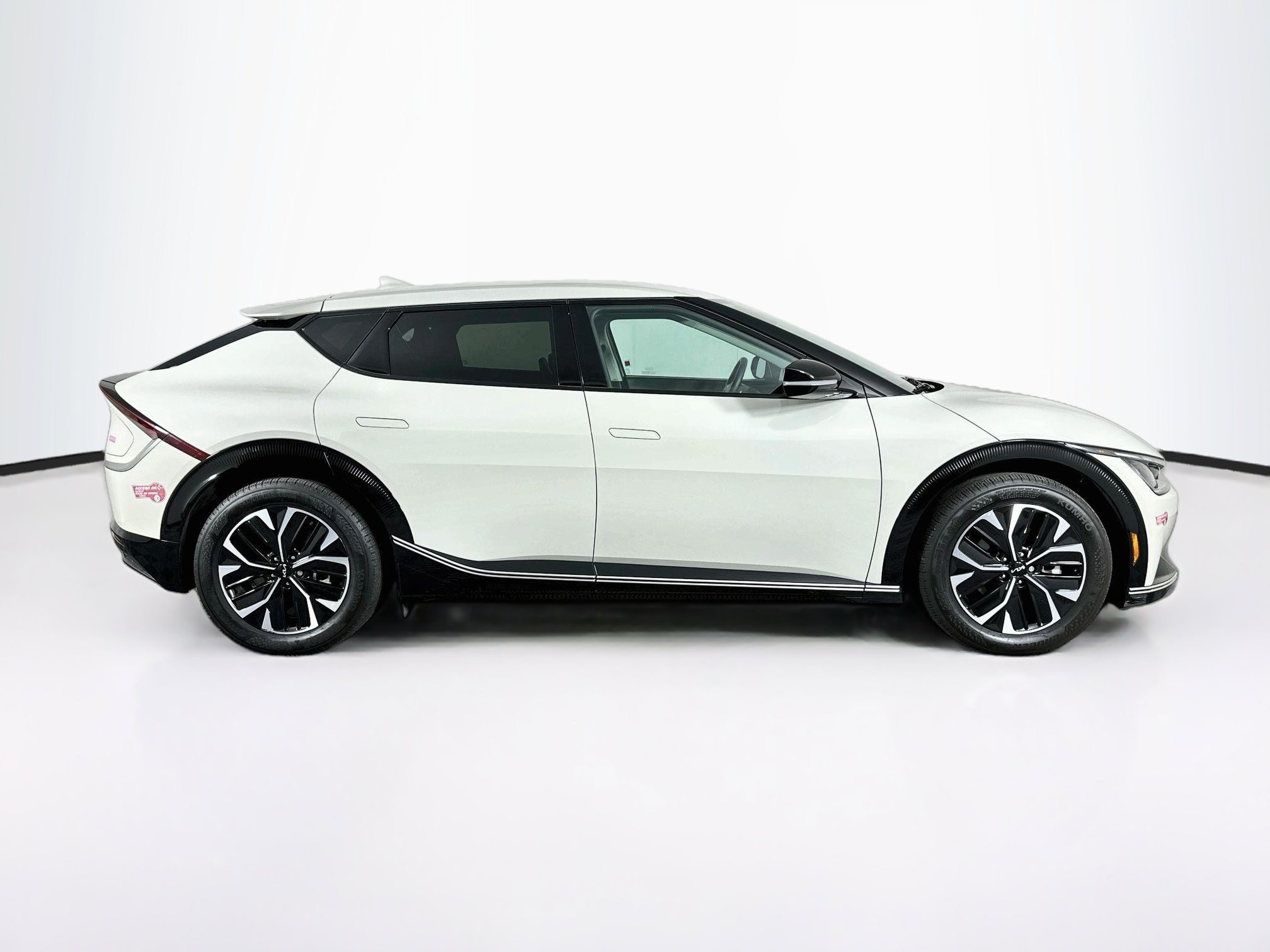 Used 2024 Kia EV6 Wind RWD image 10