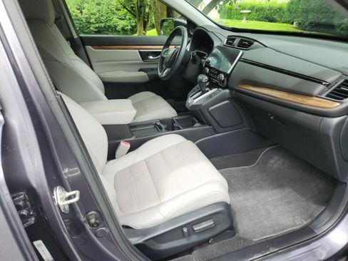 Used 2017 Honda CR-V Touring image 9