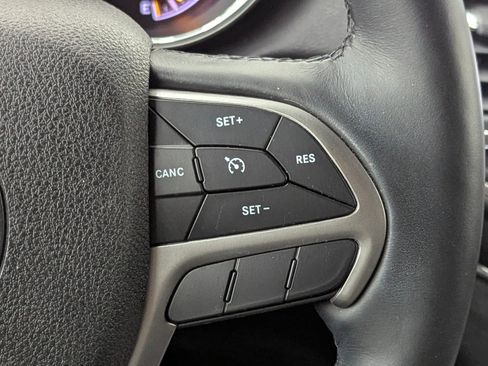 Used 2018 Jeep Grand Cherokee Limited image 25