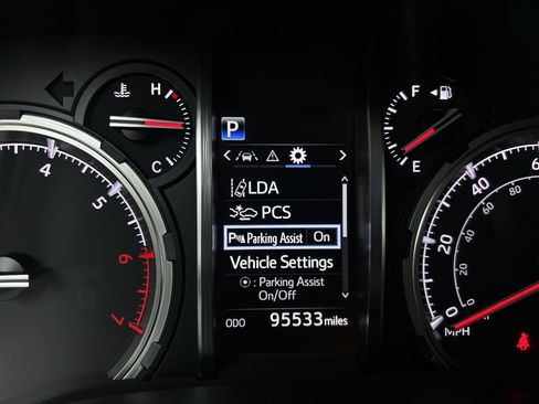 Used 2021 Toyota 4Runner Limited AWD/4WD image 22