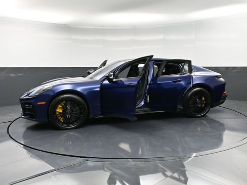 New 2026 Porsche Panamera Turbo S image 39