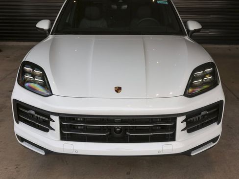 New 2025 Porsche Cayenne image 11