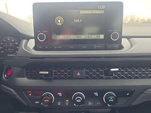 Used 2023 Honda Accord EX image 19