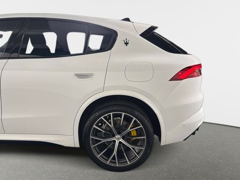 Used 2023 Maserati Grecale Modena AWD/4WD image 16