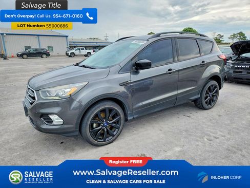 Used 2019 Ford Escape SE FWD image 1