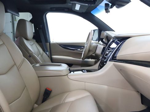 Used 2019 Cadillac Escalade Platinum AWD/4WD image 21