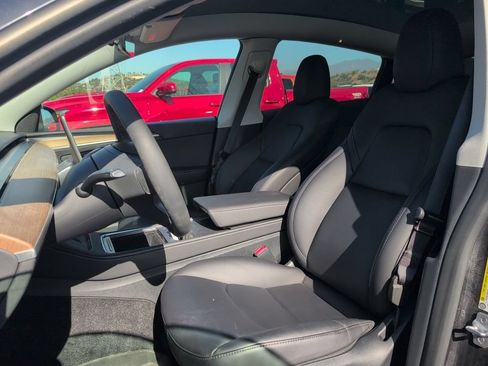 Used 2024 Tesla Model Y Long Range AWD/4WD image 10