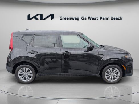 Certified 2022 Kia Soul LX image 9