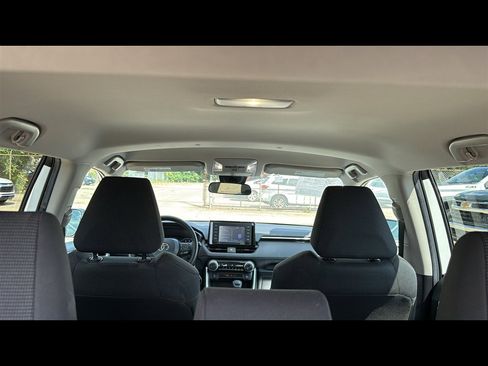 Used 2022 Toyota RAV4 LE image 27