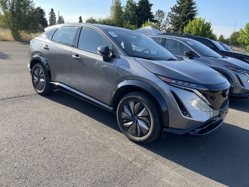 Used 2024 Nissan Ariya AWD image 5