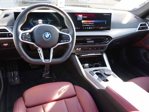 Used 2025 BMW i4 eDrive40 image 8