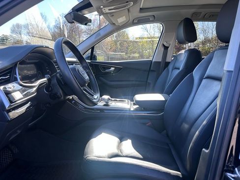 Used 2022 Audi Q7 3.0T Premium Plus w/ Premium Plus Package AWD/4WD image 13