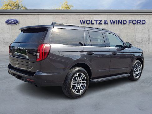 Used 2025 Ford Expedition Active AWD/4WD image 6