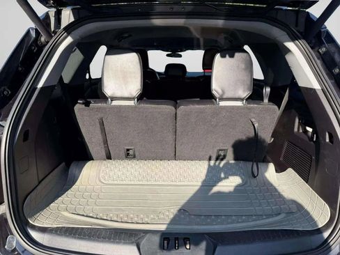 Used 2021 Ford Explorer XLT w/ Equipment Group 202A image 14