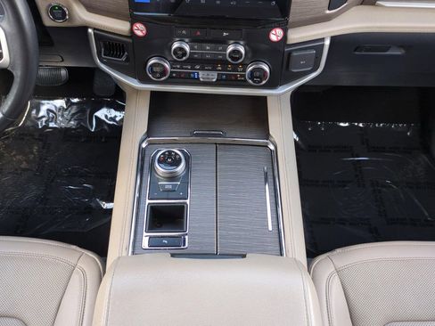 Used 2024 Ford Expedition Max Limited image 21