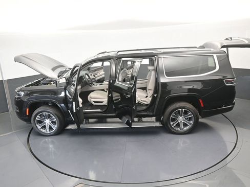 Used 2024 Jeep Grand Wagoneer L Base image 79