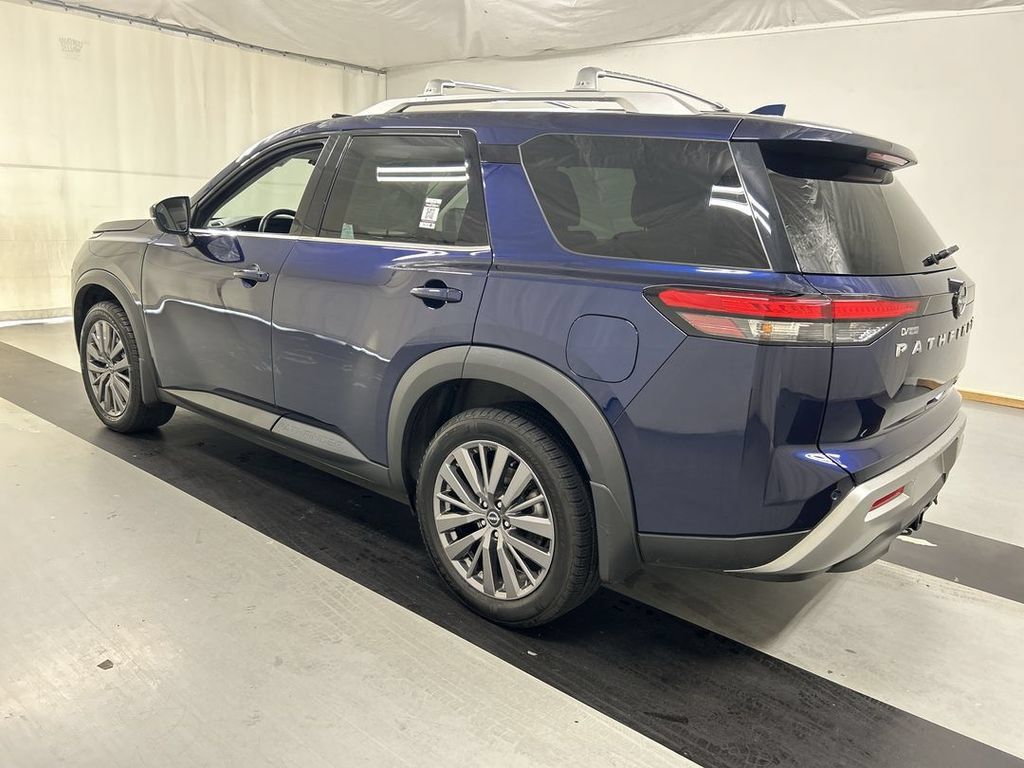 Used 2023 Nissan Pathfinder SL w/ SL Premium Package AWD/4WD image 7