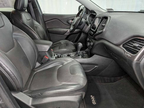 Used 2019 Jeep Cherokee Limited image 44