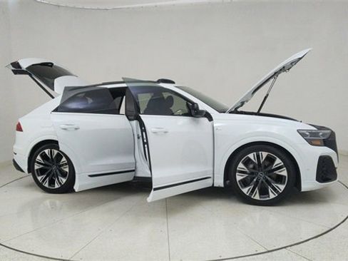 Used 2025 Audi Q8 Prestige w/ Prestige Package image 73