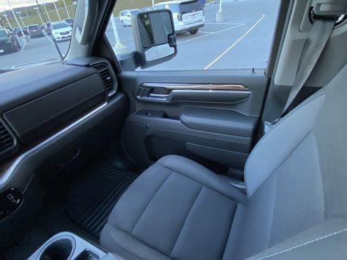 Used 2024 Chevrolet Silverado 3500 LT w/ Convenience Package image 28