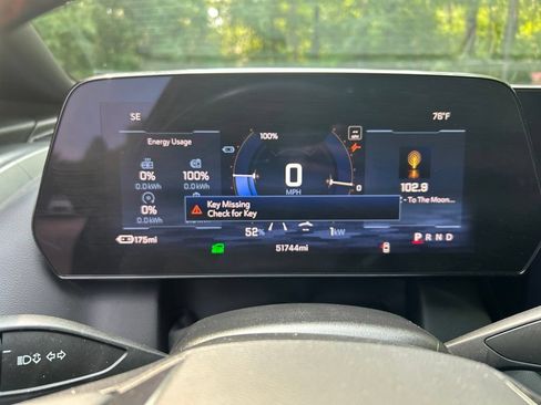 Used 2025 Chevrolet Equinox EV RS FWD image 21