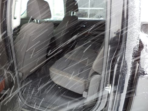 Used 2018 GMC Sierra 2500 SLE w/ HD SLE Preferred Plus Package image 3