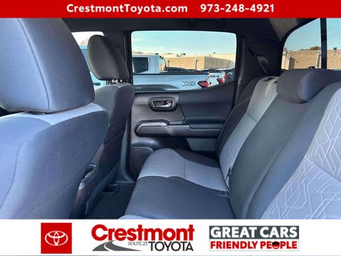 Certified 2022 Toyota Tacoma TRD Off-Road image 9