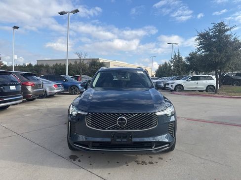 Certified 2025 Volvo XC90 B6 Plus image 2