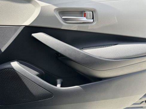 Used 2021 Toyota Corolla LE FWD image 19
