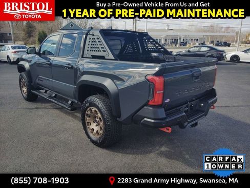 Used 2025 Toyota Tacoma Trailhunter image 5